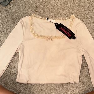 cropped long sleeve top